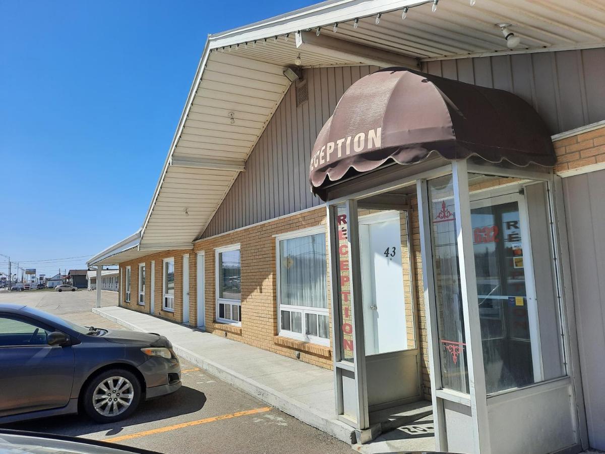 Hotel Le Campagnard Matane Exterior foto