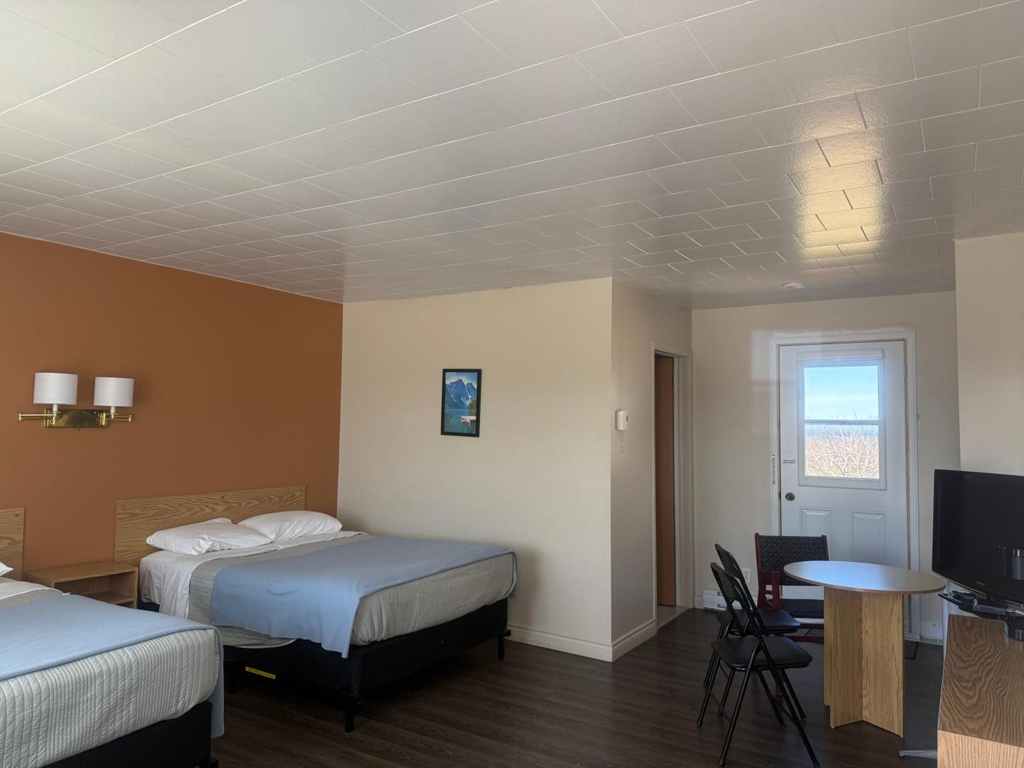 Hotel Le Campagnard Matane Exterior foto