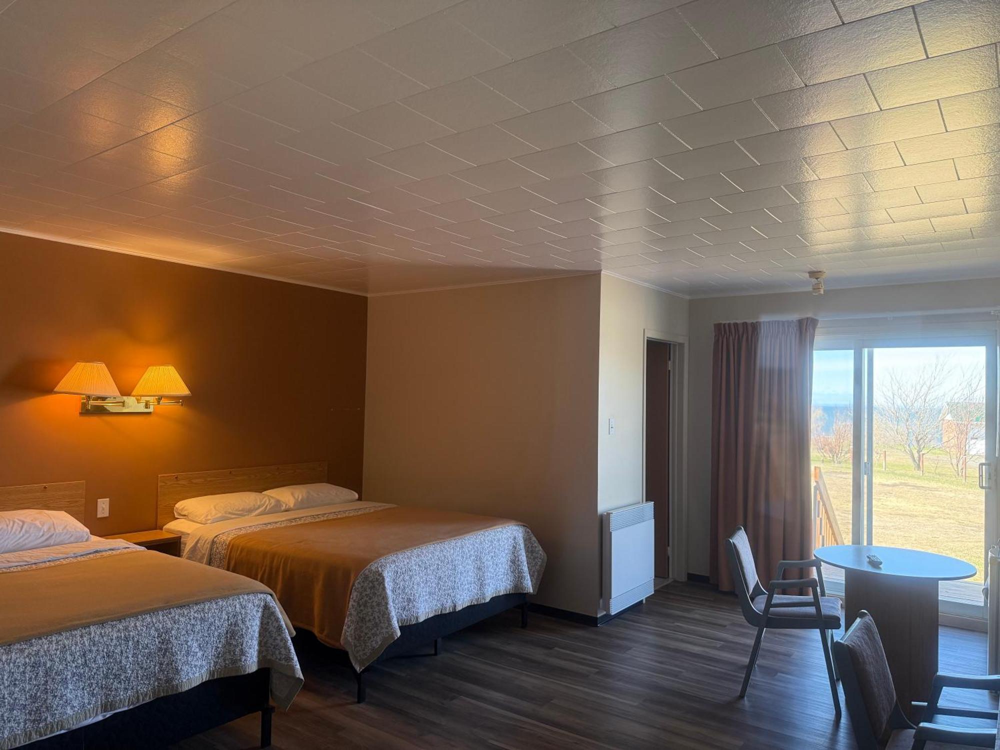Hotel Le Campagnard Matane Exterior foto
